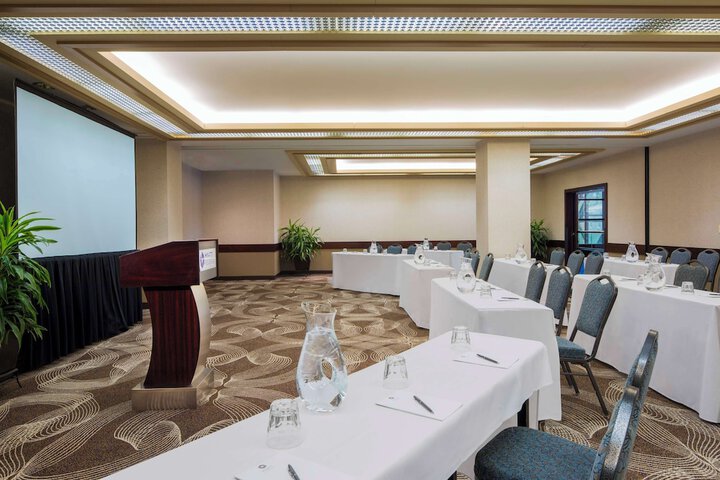 Hyatt Regency Buffalo / Hotel and Conference Center