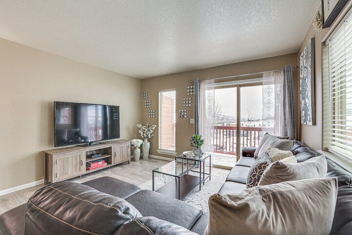 5 Mi to Ski Resort: Mtn-view Townhome in Dillon