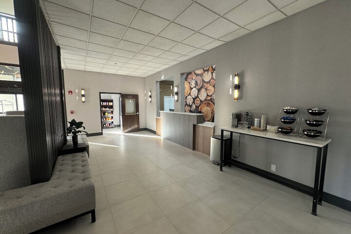 Hotel Interior 9 of 49