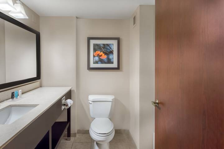 Room 42 of 108