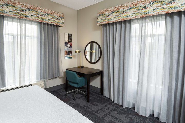 Hampton Inn & Suites Raleigh Downtown