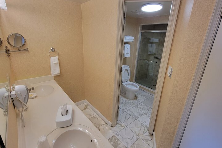 Room 21 of 49
