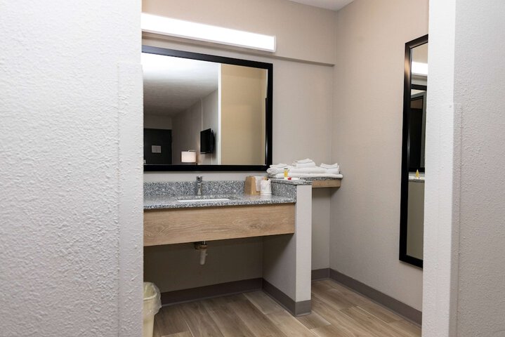Room 43 of 45