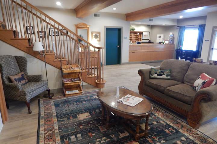 Lancaster Inn and Suites