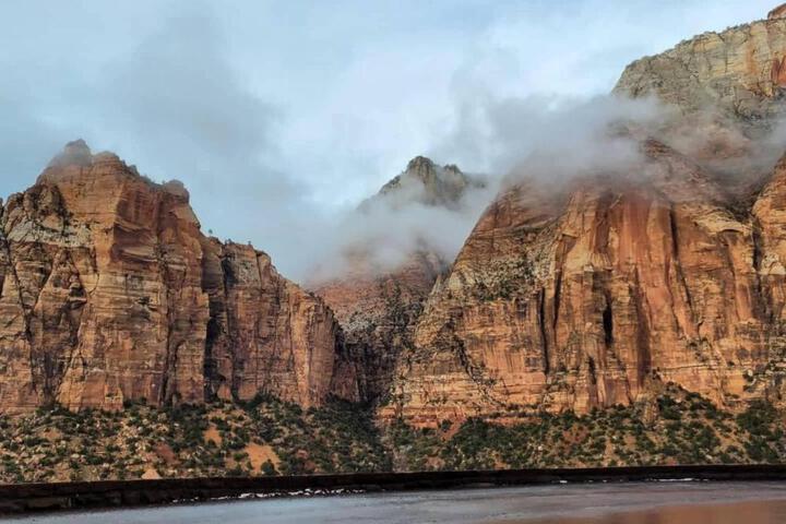 East Zion Trails Retreat-Hot tub Resort Amenities, Exceptional