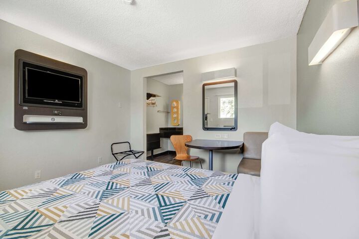 Room 21 of 26
