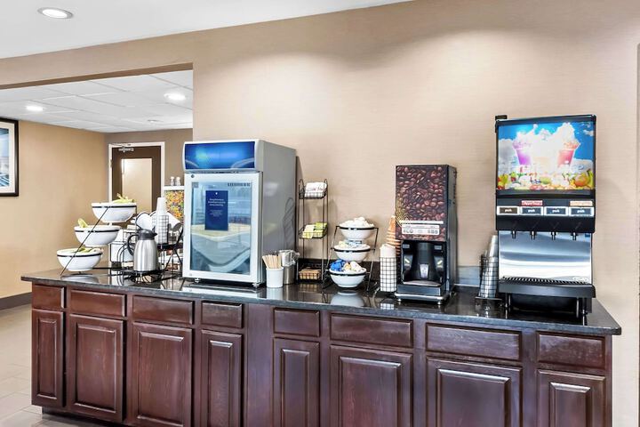 Comfort Inn & Suites Heath - Newark South