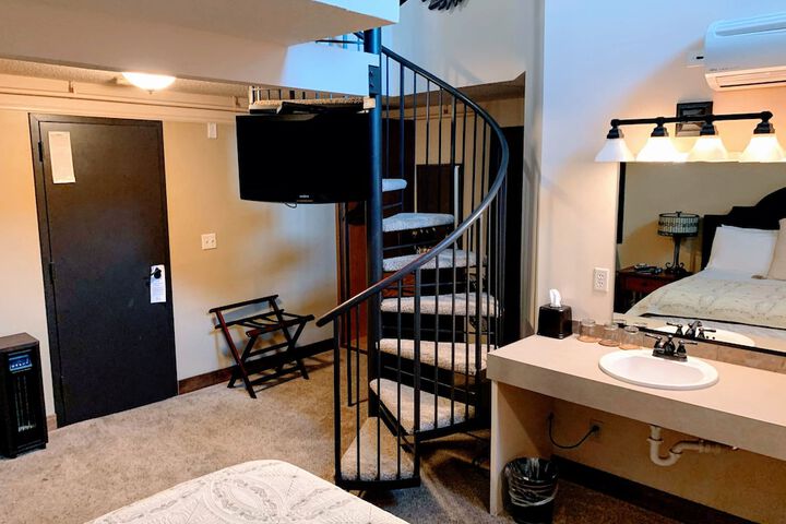 Room 56 of 70