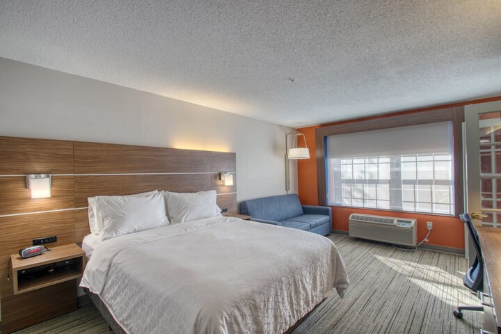 Room 52 of 81