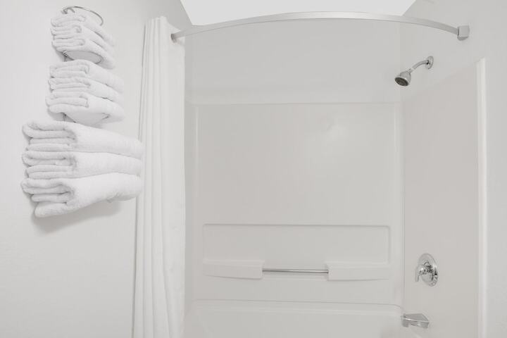 Room 8 of 15