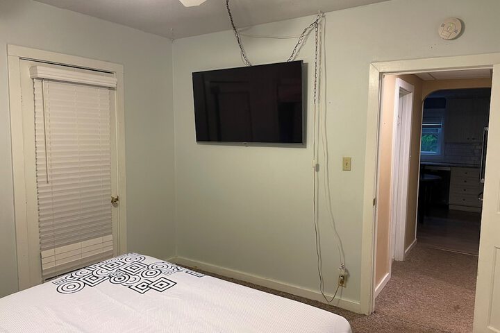 Room 40 of 143