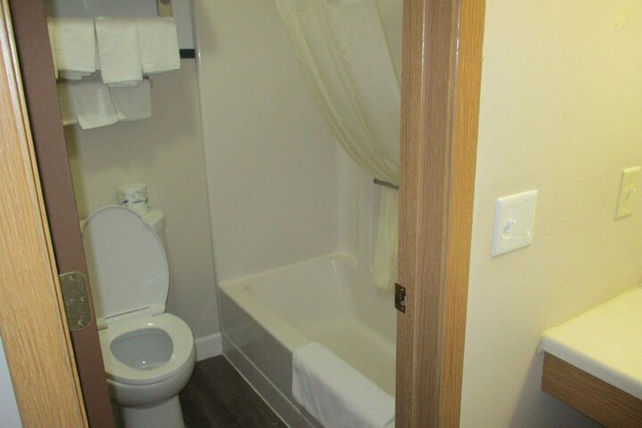 Room 27 of 59