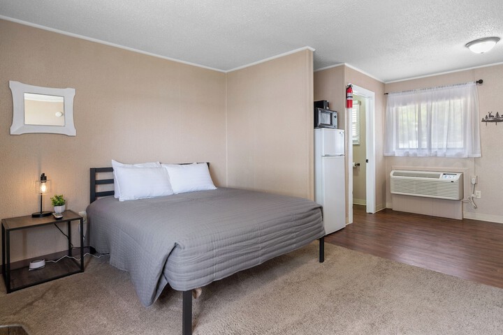 Room 73 of 154