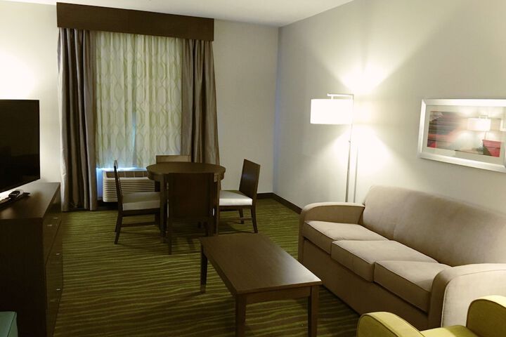 Room 19 of 84