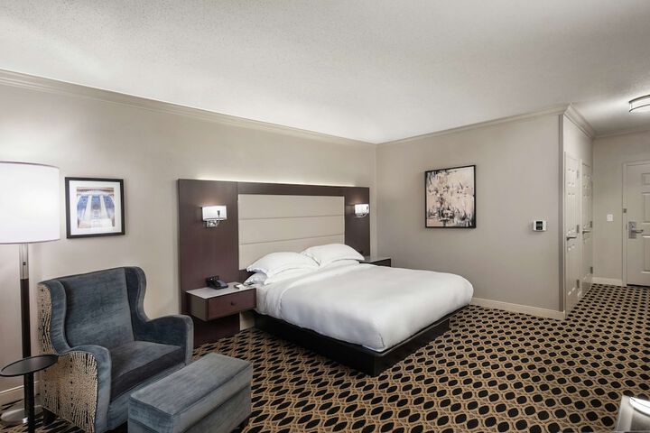 Room 33 of 60