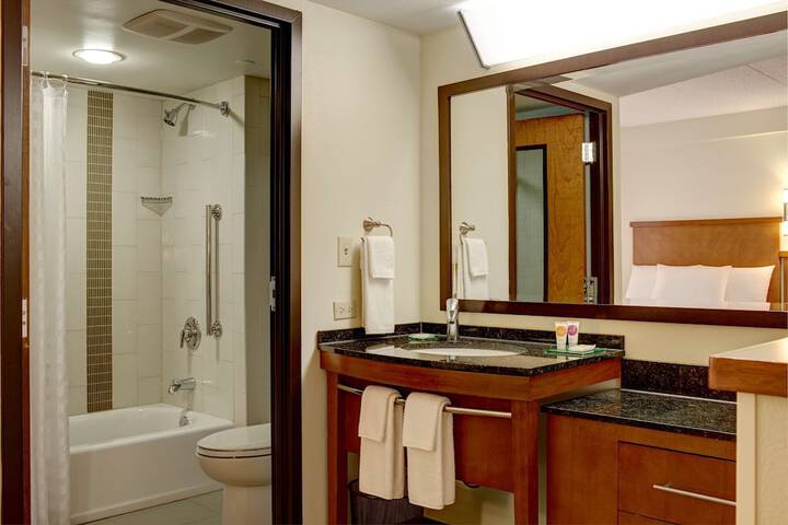 Hyatt Place Indianapolis / Fishers