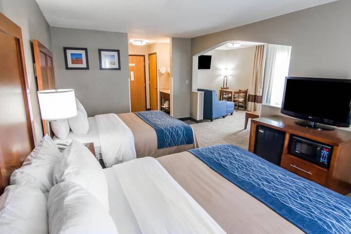 Comfort Inn & Suites Pittsburg KS