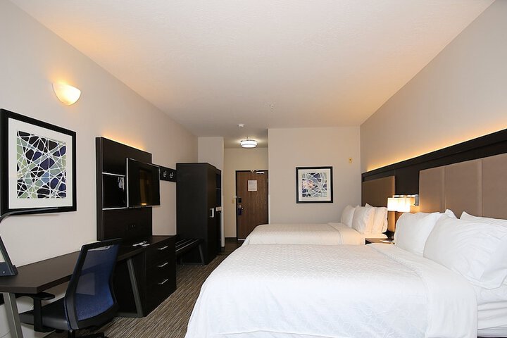 Holiday Inn Express & Suites Ashland by IHG