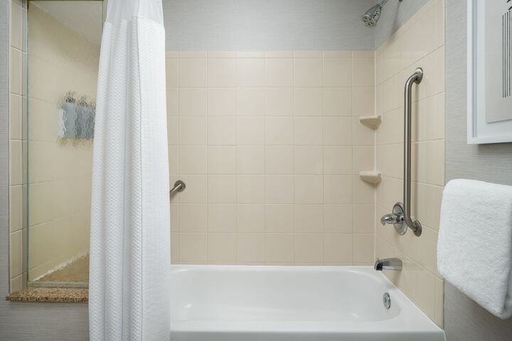 Room 12 of 34