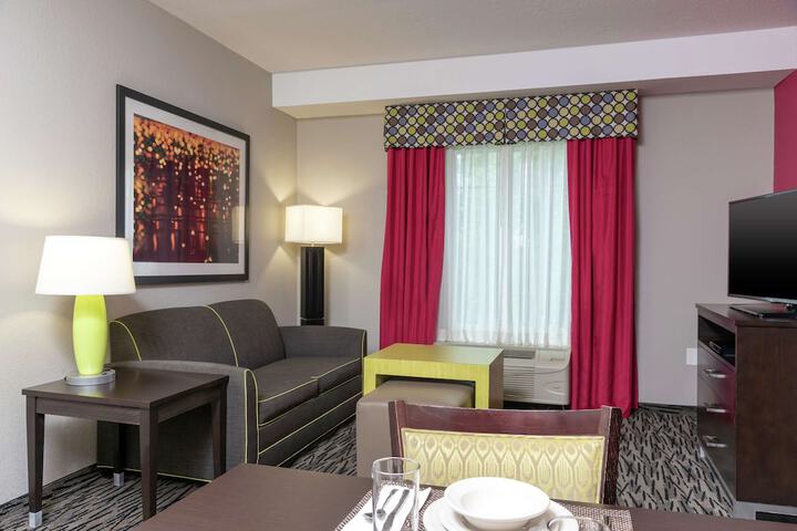 Room 16 of 38