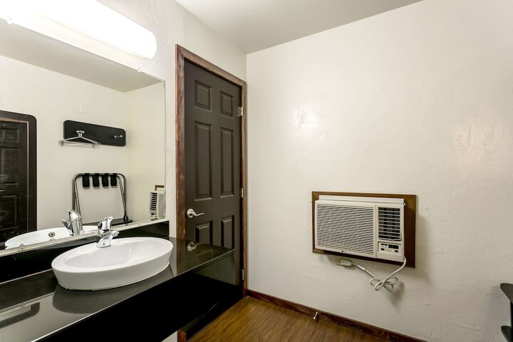 Room 21 of 44