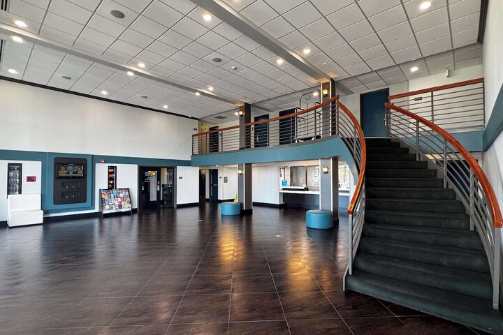 Hotel Interior 9 of 27