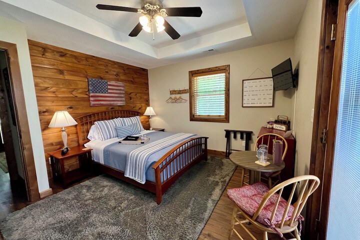 Room 18 of 28