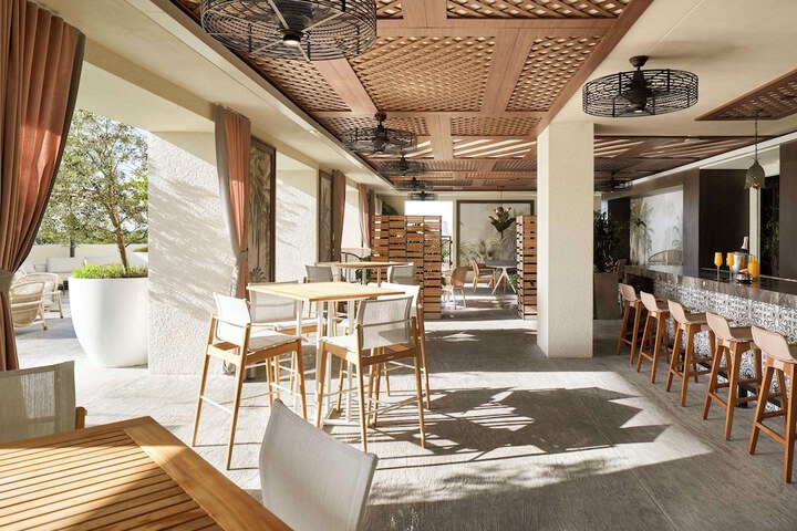 THesis Hotel Miami Coral Gables Curio Collection by Hilton