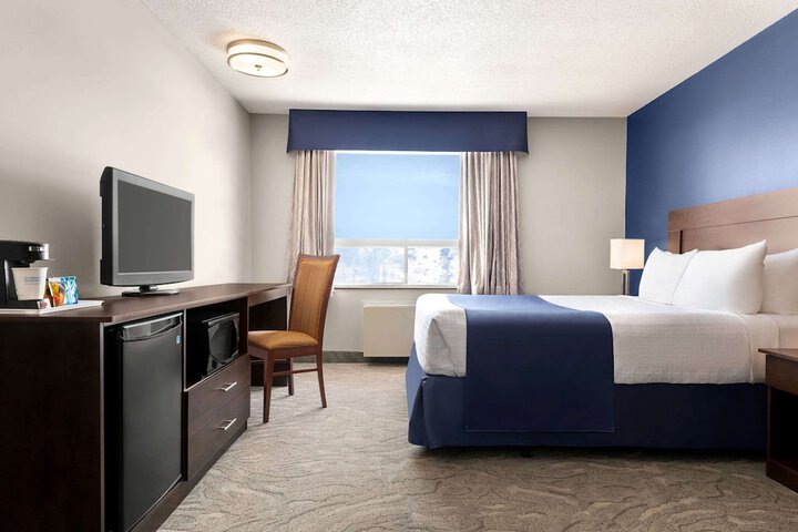 Room 12 of 30