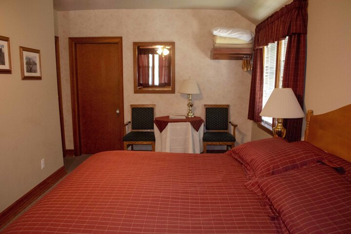 Room 75 of 93