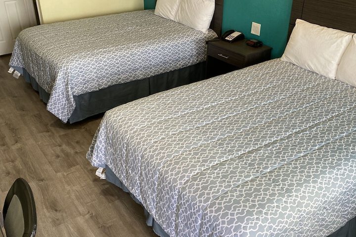 Room 10 of 24