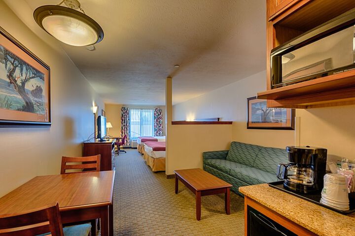 Room 28 of 46