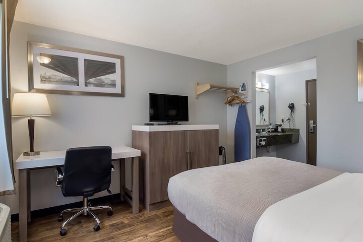 Quality Inn & Suites Silverdale Bangor - Keyport