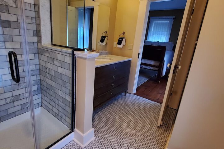 Room 70 of 121