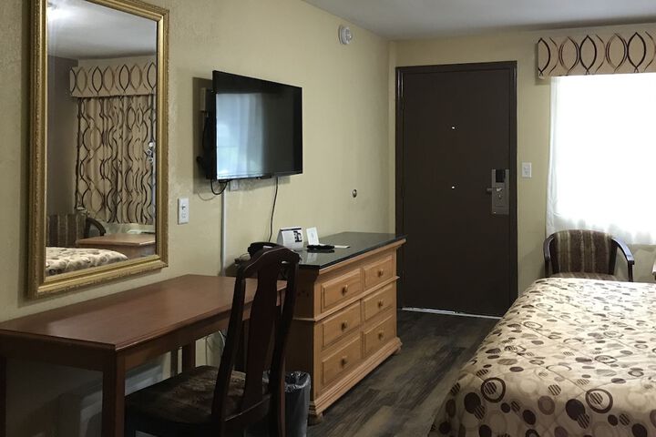 Room 15 of 37