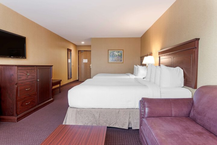 Room 33 of 72