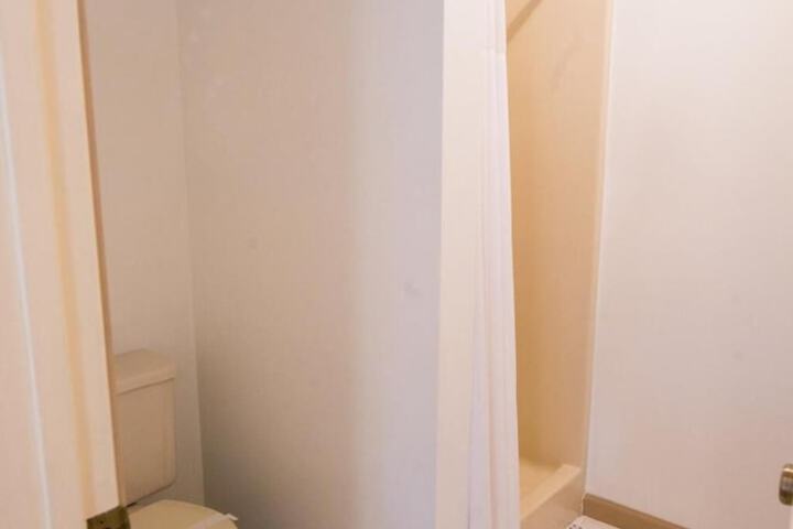 Room 28 of 48