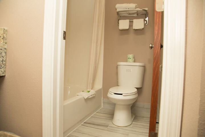 Room 5 of 16