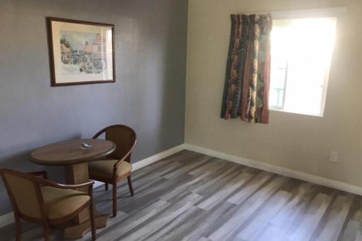 Galleria Inn Montclair / Ontario