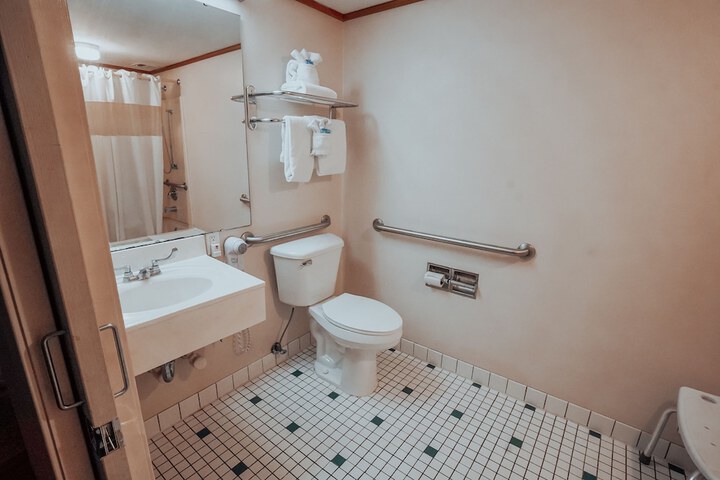 Room 26 of 41