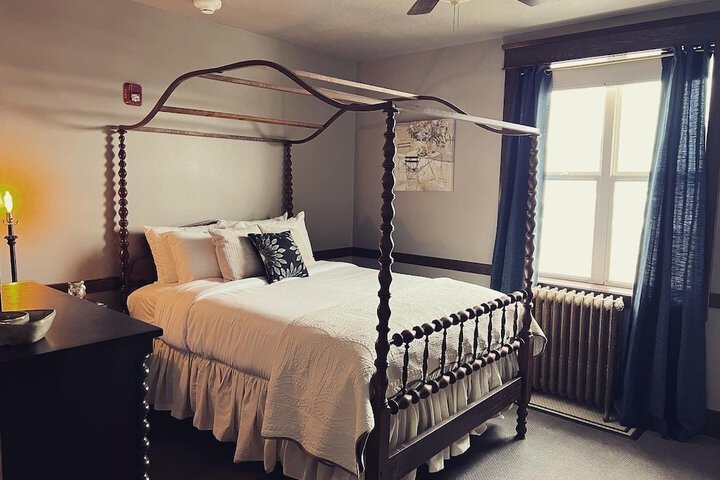 Room 17 of 21