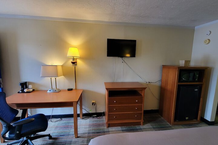 Room 10 of 15
