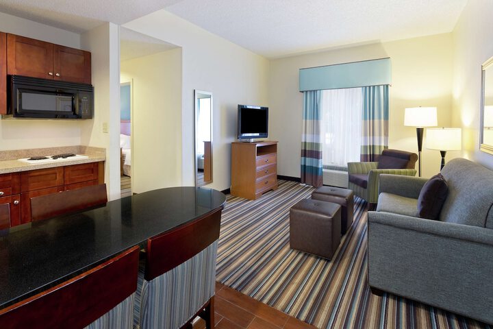 Room 25 of 32