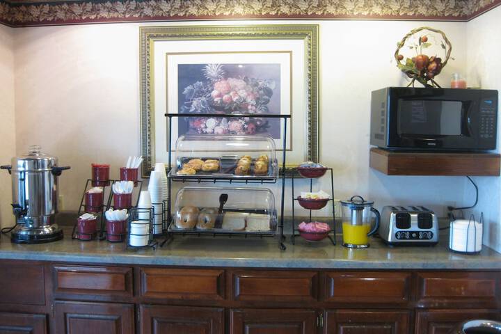 Breakfast/Coffee Service 37 of 41