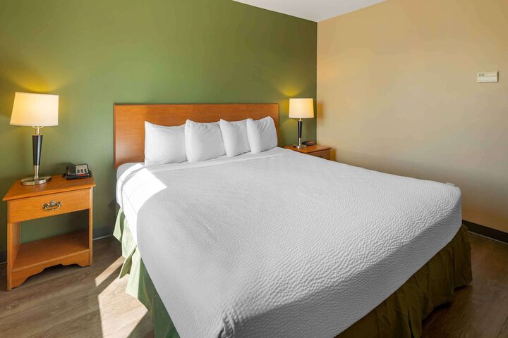 Room 21 of 28