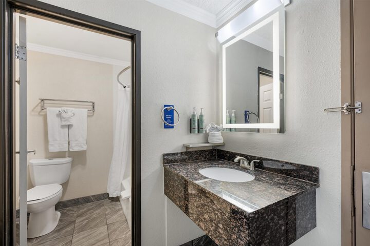Best Western Airport Albuquerque InnSuites Hotel & Suites