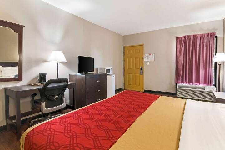 Room 11 of 29