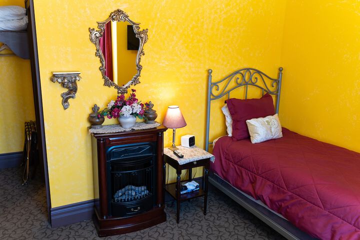 Room 26 of 103