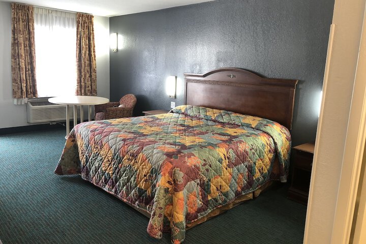 Riviera Motel