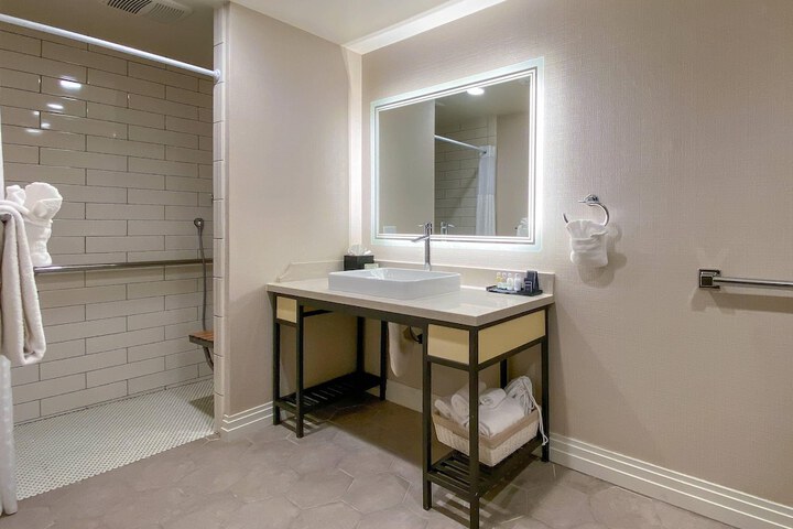 Bluestem Hotel Torrance Los Angeles an Ascend Collection Hotel